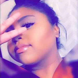 Meet your Posher, Kaela